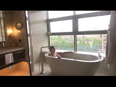 ❤️ Une énorme nana se branlant passionnément la chatte dans la salle de bains ❤️❌ Porno at fr.eviewporn.ru ❤